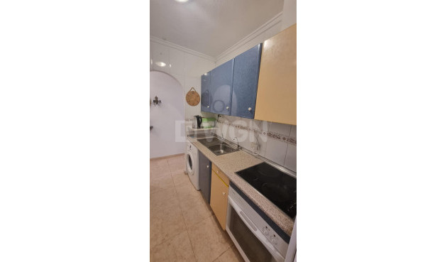 Odsprzedaż - Mieszkanie w bloku - Torrevieja - Centro