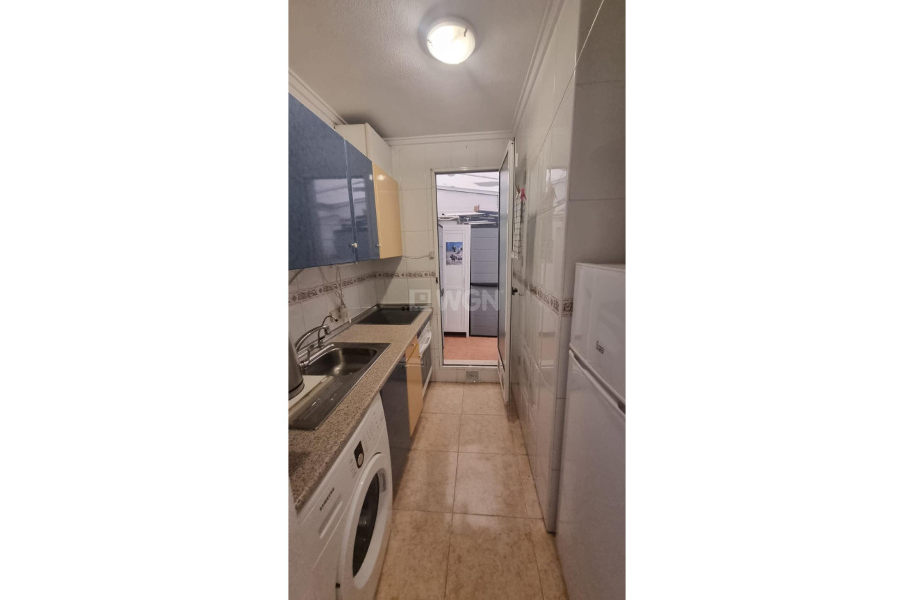 Odsprzedaż - Mieszkanie w bloku - Torrevieja - Centro