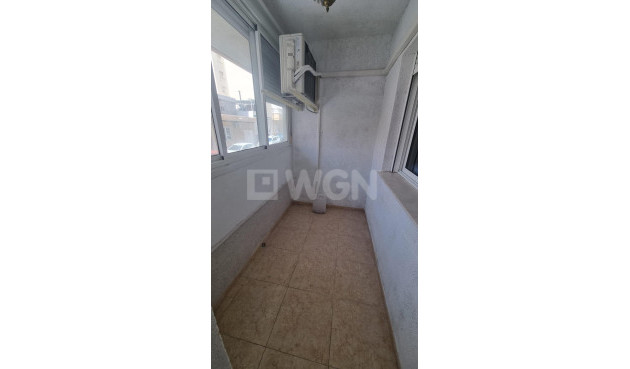 Odsprzedaż - Mieszkanie w bloku - Torrevieja - Centro