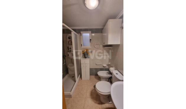 Odsprzedaż - Mieszkanie w bloku - Torrevieja - Centro