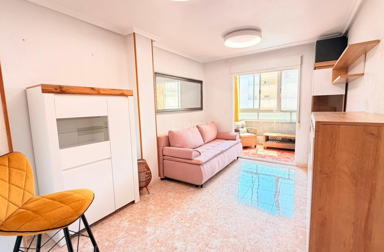 Odsprzedaż - Mieszkanie w bloku - Torrevieja - Nueva Torrevieja