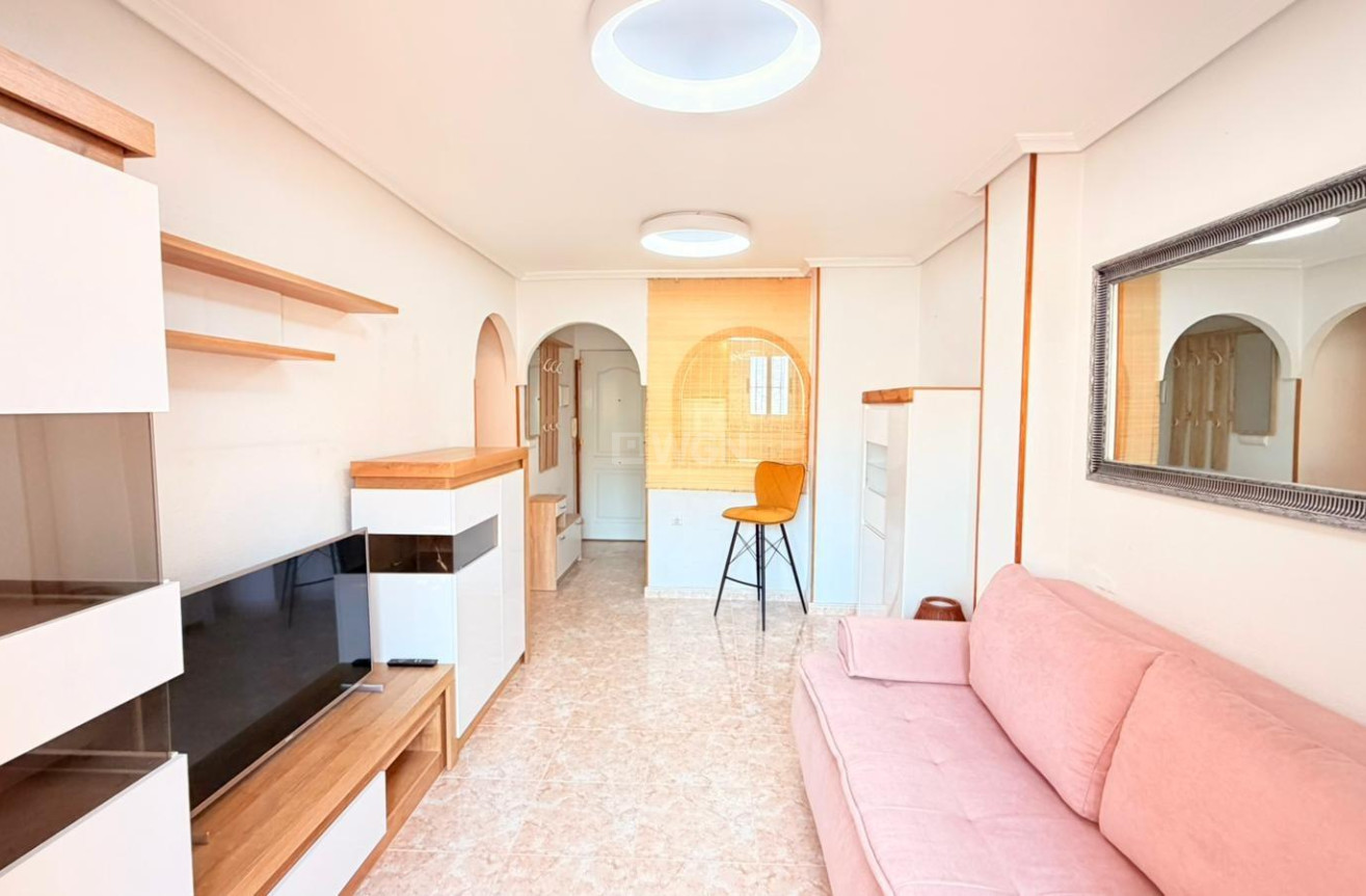 Odsprzedaż - Mieszkanie w bloku - Torrevieja - Nueva Torrevieja