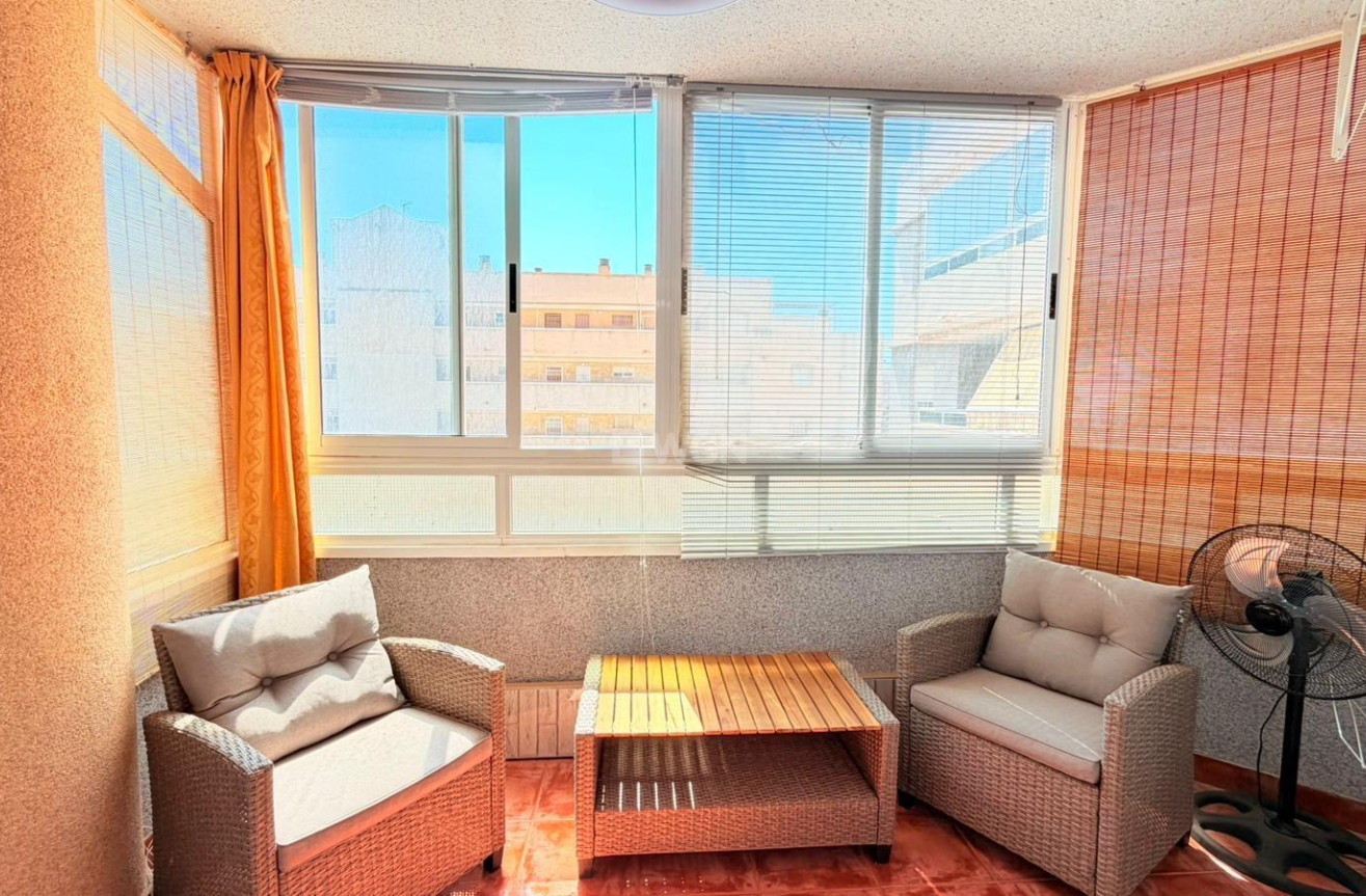 Odsprzedaż - Mieszkanie w bloku - Torrevieja - Nueva Torrevieja