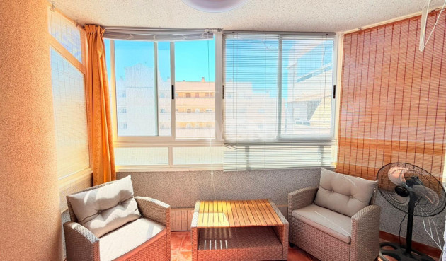Odsprzedaż - Mieszkanie w bloku - Torrevieja - Nueva Torrevieja