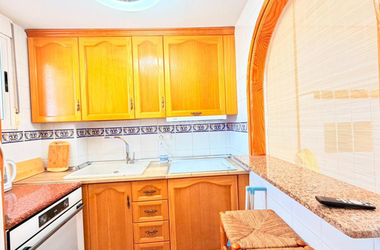 Odsprzedaż - Mieszkanie w bloku - Torrevieja - Nueva Torrevieja