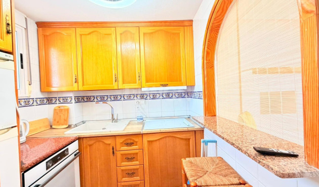 Odsprzedaż - Mieszkanie w bloku - Torrevieja - Nueva Torrevieja