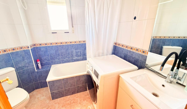 Odsprzedaż - Mieszkanie w bloku - Torrevieja - Nueva Torrevieja