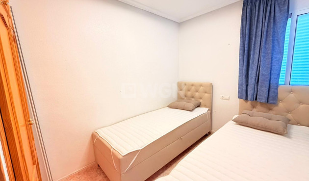 Odsprzedaż - Mieszkanie w bloku - Torrevieja - Nueva Torrevieja