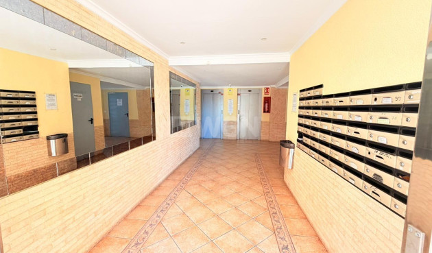 Odsprzedaż - Mieszkanie w bloku - Torrevieja - Nueva Torrevieja
