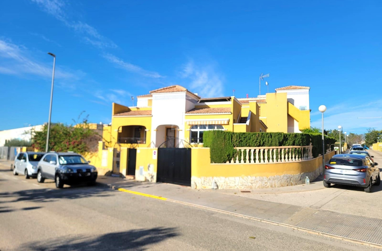 Odsprzedaż - Kamienica - Los Montesinos - Los Montesinos - Urb. La Herrada