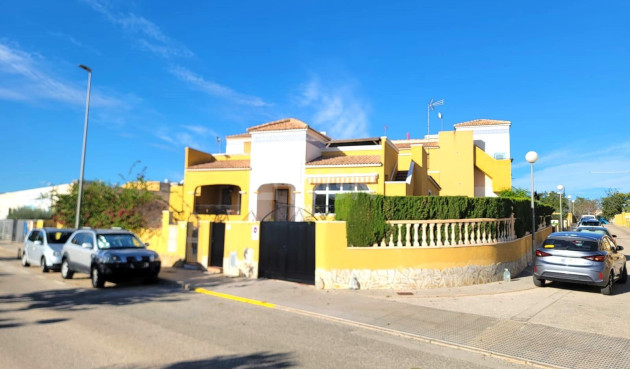 Odsprzedaż - Kamienica - Los Montesinos - Los Montesinos - Urb. La Herrada
