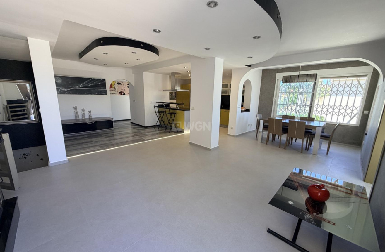 Odsprzedaż - Villa - Torrevieja - Costa Blanca
