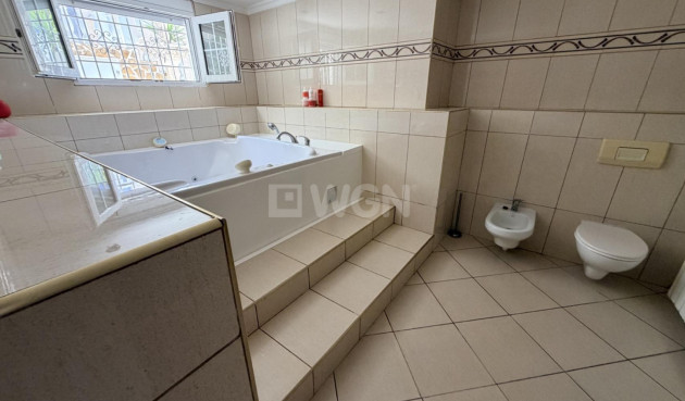 Odsprzedaż - Villa - Torrevieja - Costa Blanca