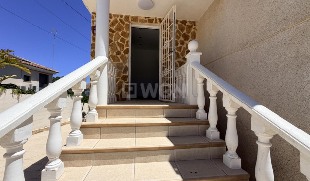 Odsprzedaż - Villa - Torrevieja - Costa Blanca