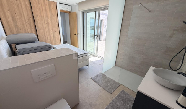 Odsprzedaż - Villa - Benijofar - Costa Blanca