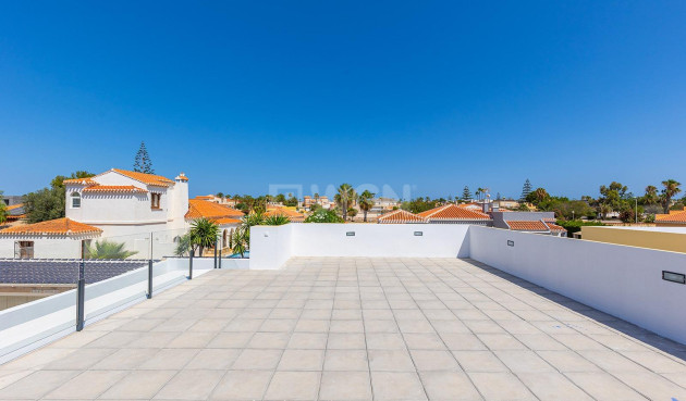 Nowy budynek - Villa - Torrevieja - Los Balcones