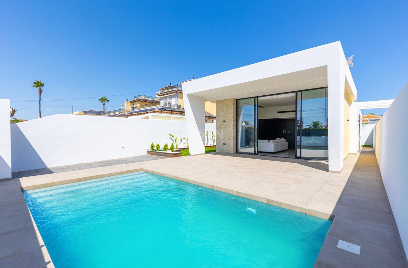 Nowy budynek - Villa - Torrevieja - Los Balcones
