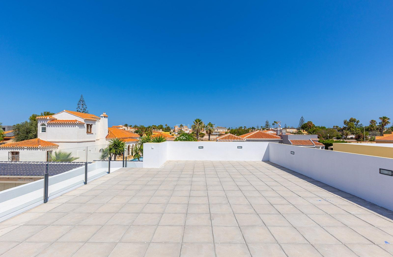 Nowy budynek - Villa - Torrevieja - Los Balcones