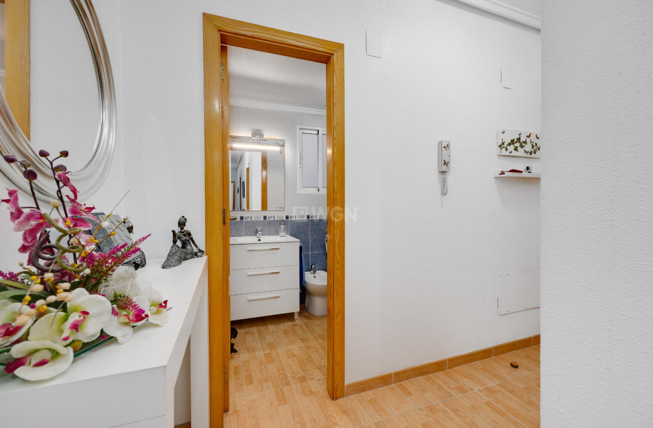 Odsprzedaż - Mieszkanie w bloku - Torrevieja - Costa Blanca
