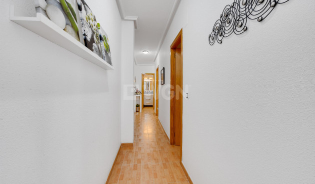 Odsprzedaż - Mieszkanie w bloku - Torrevieja - Costa Blanca