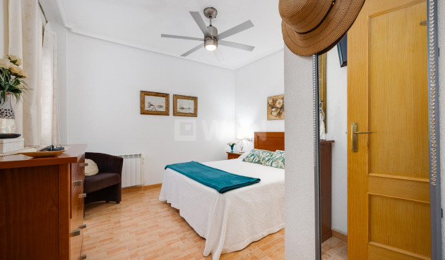 Odsprzedaż - Mieszkanie w bloku - Torrevieja - Costa Blanca