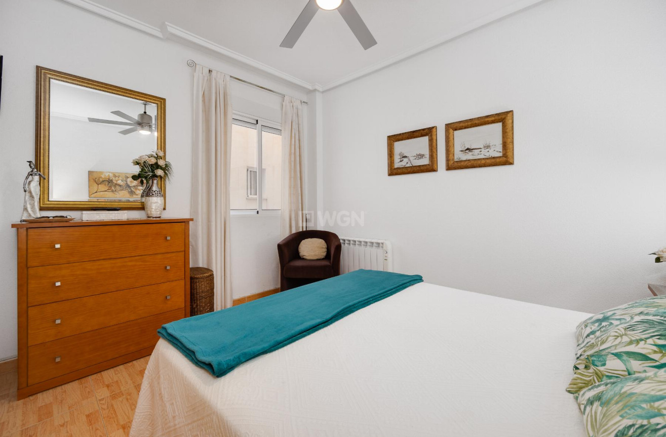 Odsprzedaż - Mieszkanie w bloku - Torrevieja - Costa Blanca