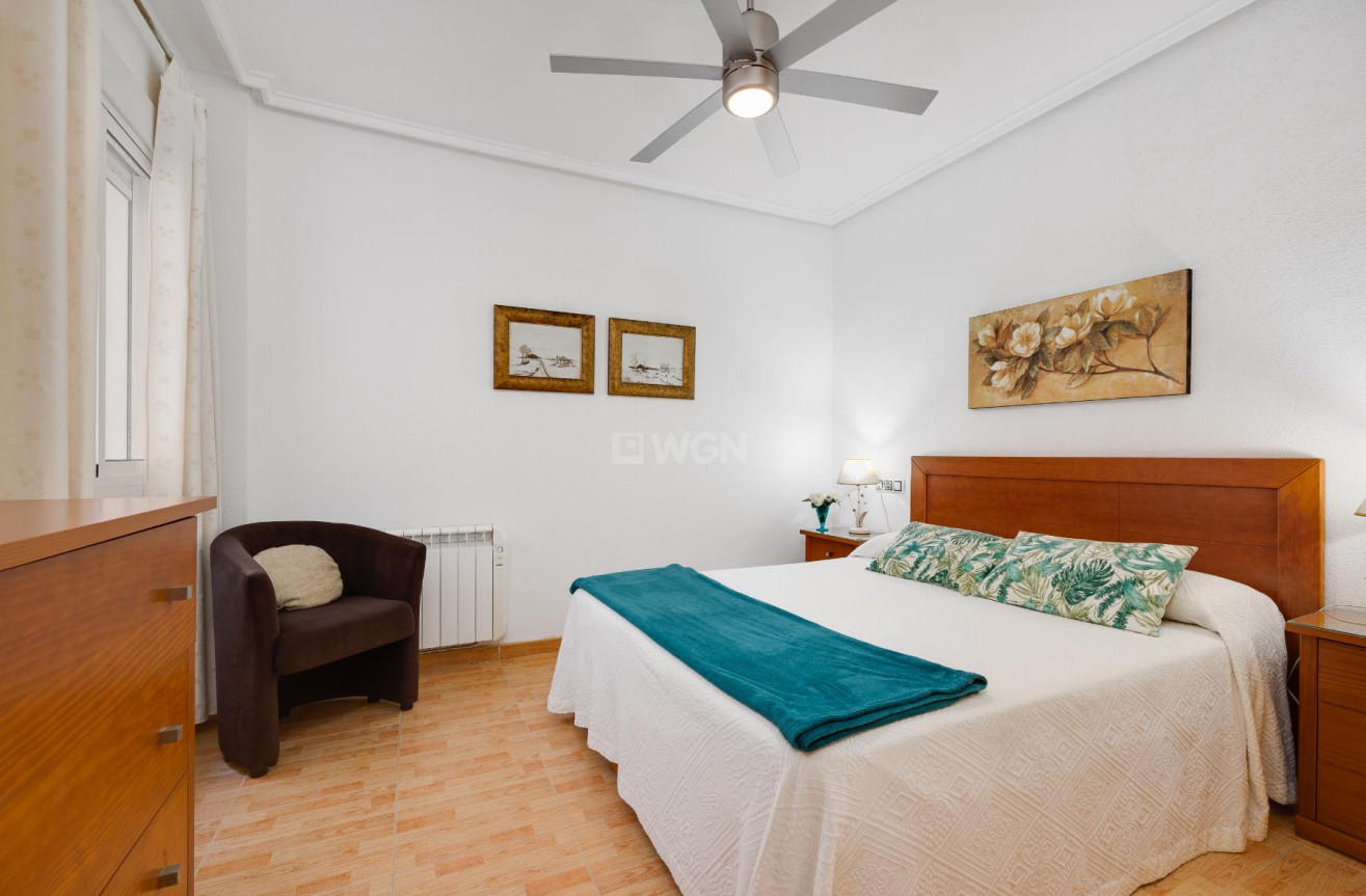 Odsprzedaż - Mieszkanie w bloku - Torrevieja - Costa Blanca