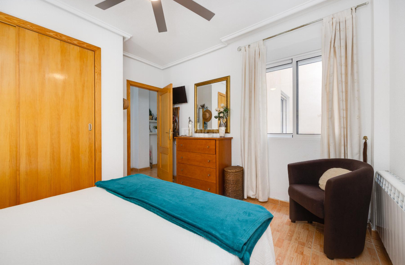Odsprzedaż - Mieszkanie w bloku - Torrevieja - Costa Blanca