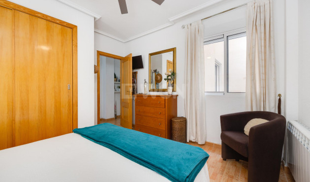 Odsprzedaż - Mieszkanie w bloku - Torrevieja - Costa Blanca