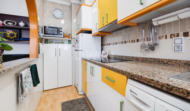 Odsprzedaż - Mieszkanie w bloku - Torrevieja - Costa Blanca