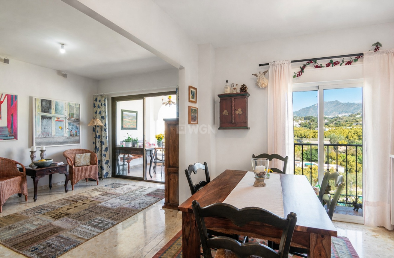 Odsprzedaż - Mieszkanie w bloku - Nerja - Costa del Sol