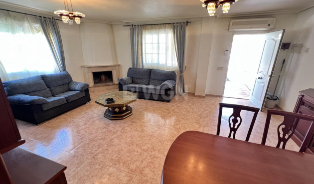 Odsprzedaż - Villa - Torrevieja - aguas nuevas
