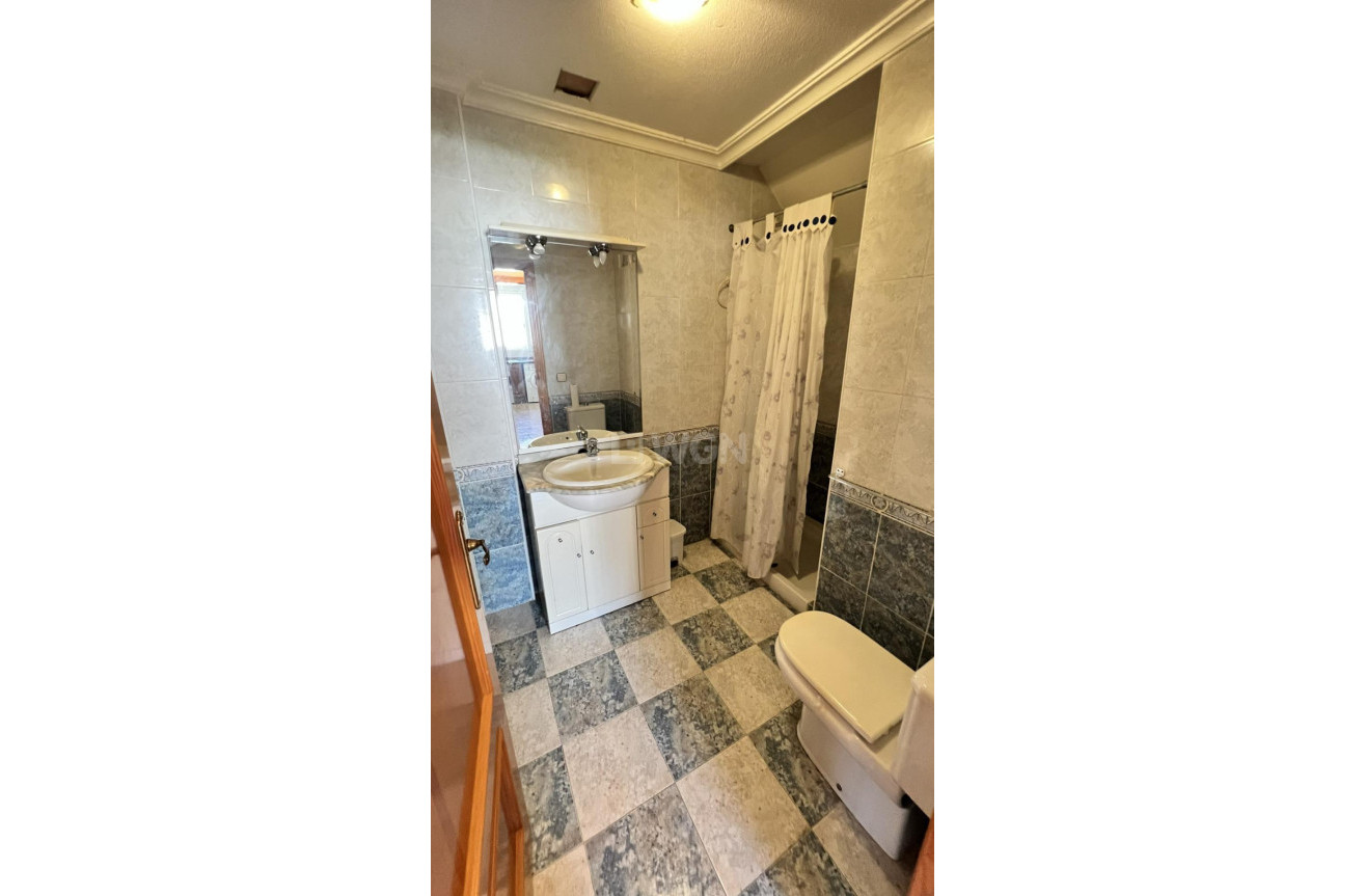 Odsprzedaż - Villa - Torrevieja - aguas nuevas