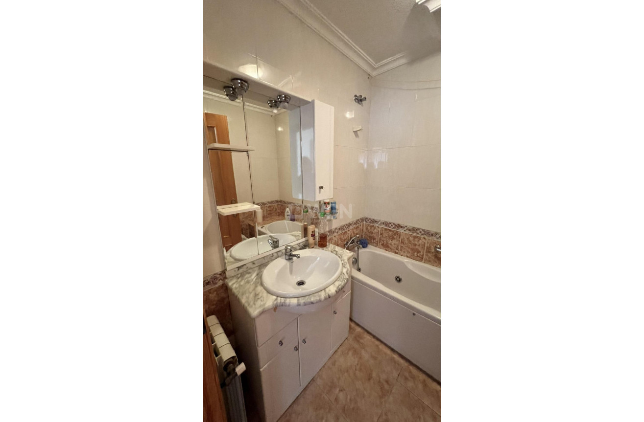 Odsprzedaż - Villa - Torrevieja - aguas nuevas