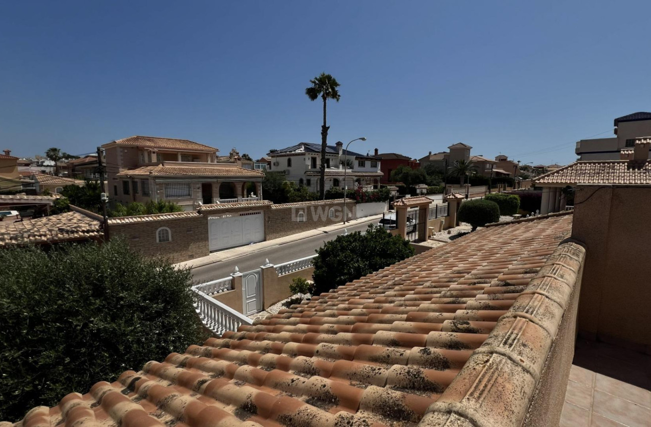 Odsprzedaż - Villa - Torrevieja - aguas nuevas