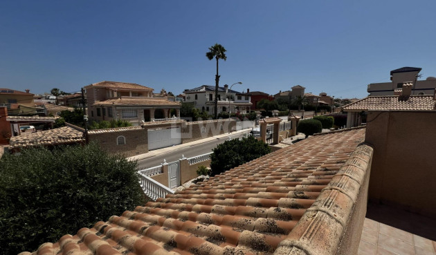 Odsprzedaż - Villa - Torrevieja - aguas nuevas
