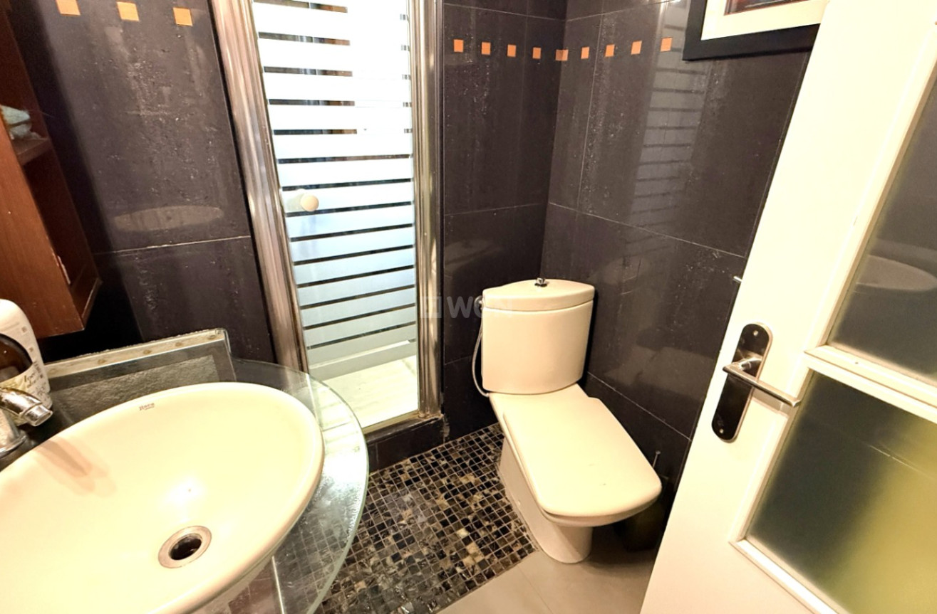 Odsprzedaż - Mieszkanie w bloku - Torrevieja - Costa Blanca