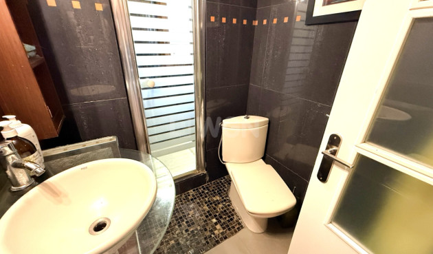Odsprzedaż - Mieszkanie w bloku - Torrevieja - Costa Blanca