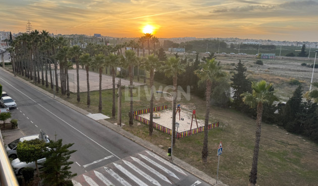 Odsprzedaż - Mieszkanie w bloku - Torrevieja - Costa Blanca