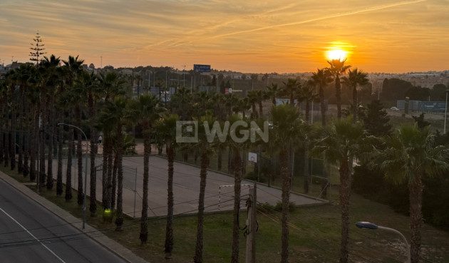 Odsprzedaż - Mieszkanie w bloku - Torrevieja - Costa Blanca