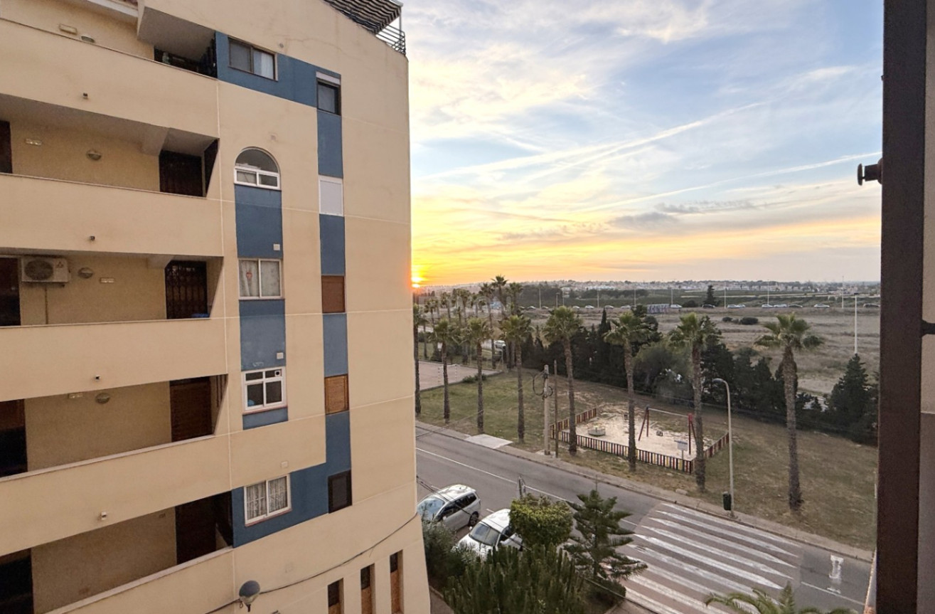 Odsprzedaż - Mieszkanie w bloku - Torrevieja - Costa Blanca