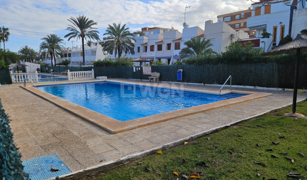 Odsprzedaż - Mieszkanie w bloku - Torrevieja - Costa Blanca
