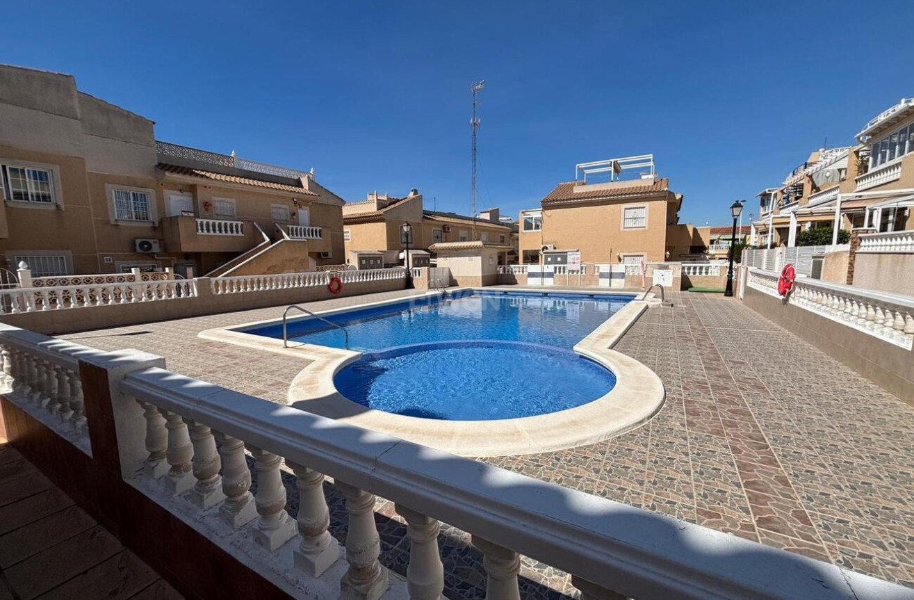Odsprzedaż - Mieszkanie w bloku - Torrevieja - Costa Blanca