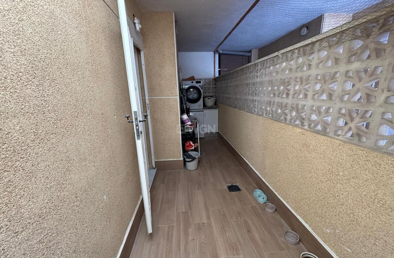 Odsprzedaż - Mieszkanie w bloku - Torrevieja - Costa Blanca