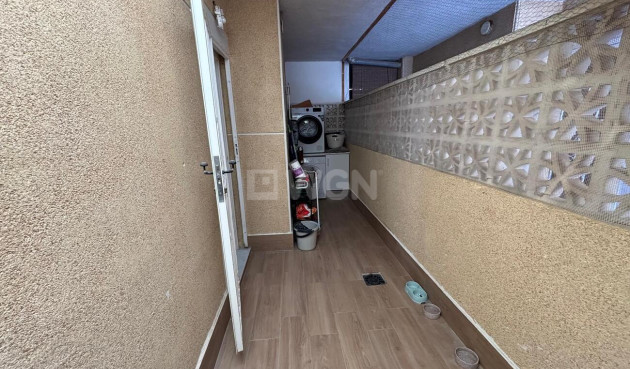 Odsprzedaż - Mieszkanie w bloku - Torrevieja - Costa Blanca