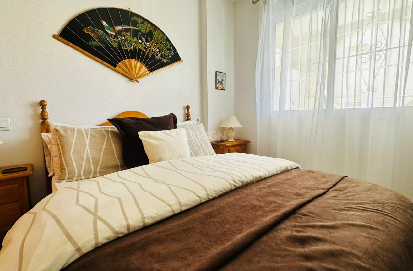 Odsprzedaż - Mieszkanie w bloku - Torrevieja - Costa Blanca