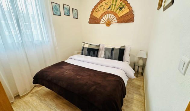 Odsprzedaż - Mieszkanie w bloku - Torrevieja - Costa Blanca