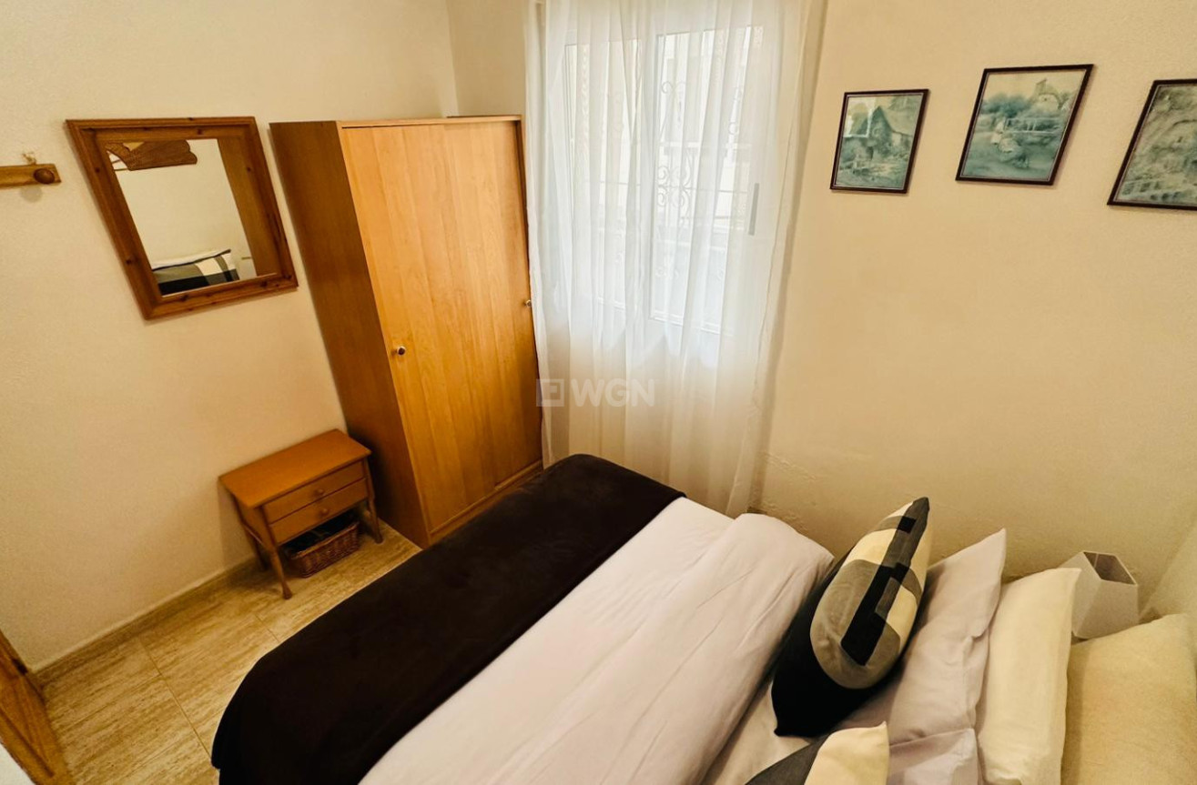 Odsprzedaż - Mieszkanie w bloku - Torrevieja - Costa Blanca