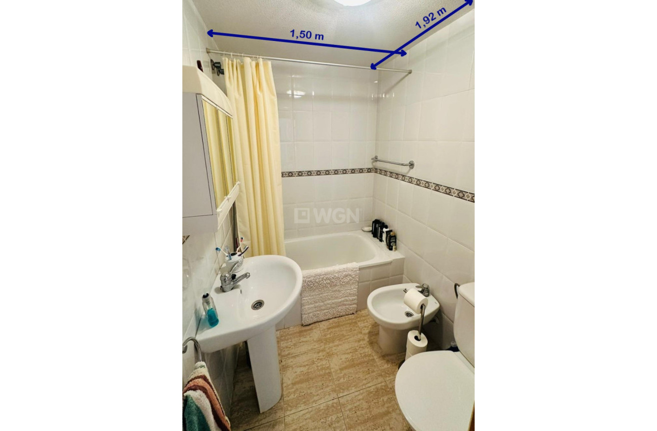 Odsprzedaż - Mieszkanie w bloku - Torrevieja - Costa Blanca