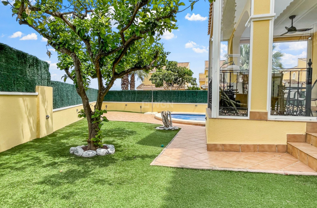 Odsprzedaż - Villa - Orihuela Costa - Costa Blanca